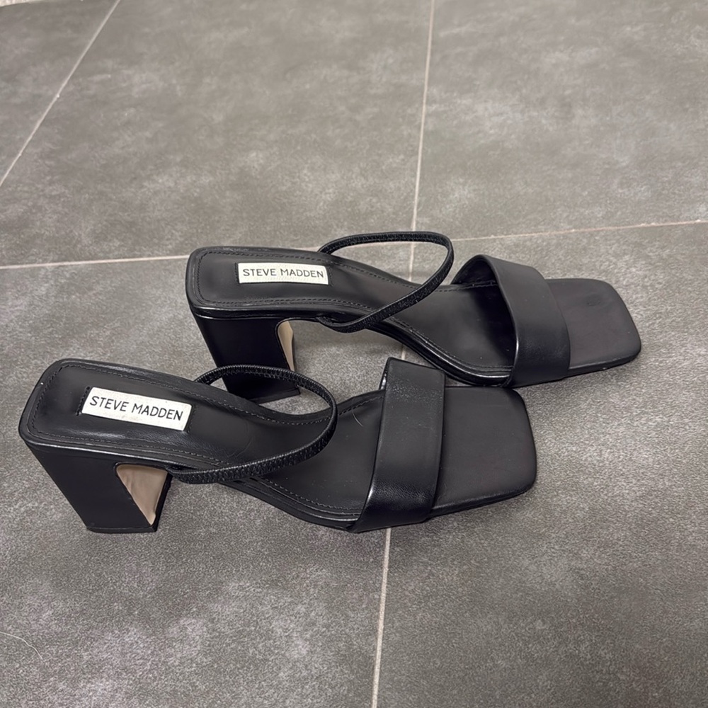 NWOT Steve Madden Leather Heels